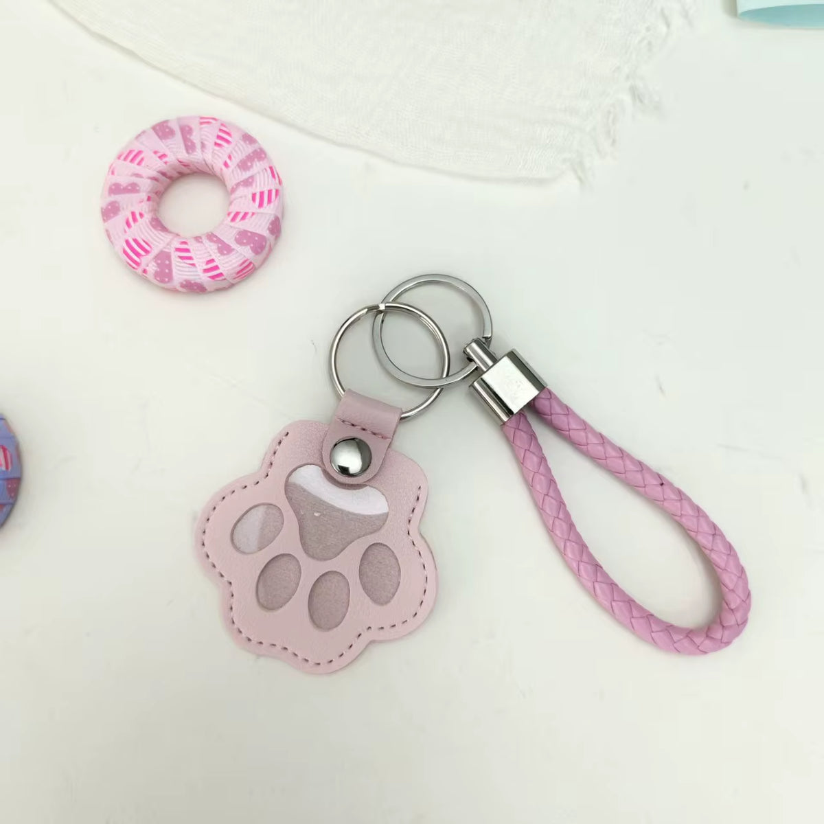 PU Leather Pet Hair Storage Bag Multi-Functional Portable Keychain Pet Memorial Keychain Keepsake Hair Storage for Pet Lovers